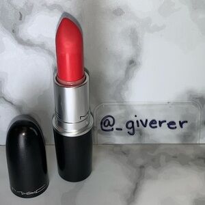 TOXIC TALE Satin Lipstick MAC